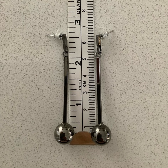 Dangler Earrings and Long Chain Set - Picture 6 of 9